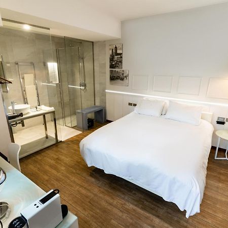 Cosmopolitano Hotel Boutique Santa Cruz de La Sierra Exterior photo A room at the hotel