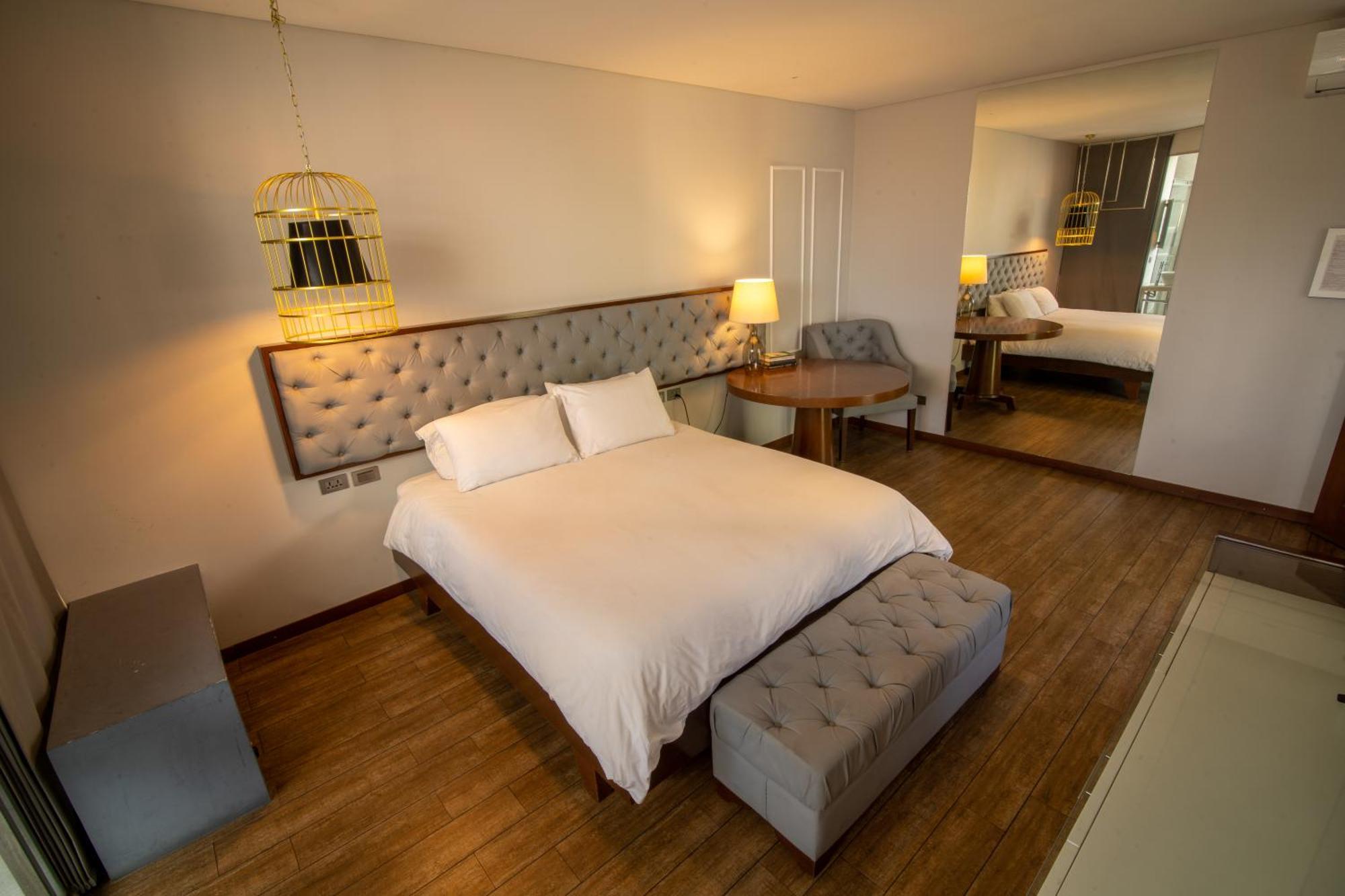 Cosmopolitano Hotel Boutique Santa Cruz de La Sierra Exterior photo A bedroom at the hotel