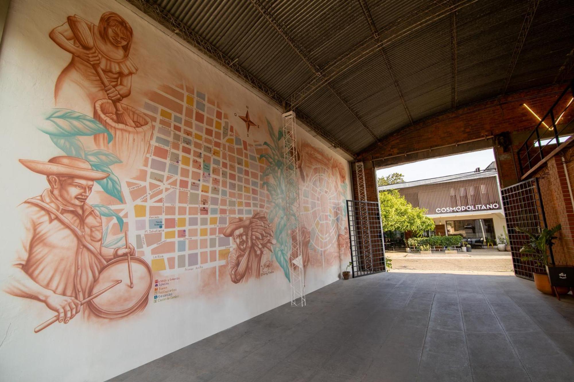 Cosmopolitano Hotel Boutique Santa Cruz de La Sierra Exterior photo Mural at the entrance of the museum