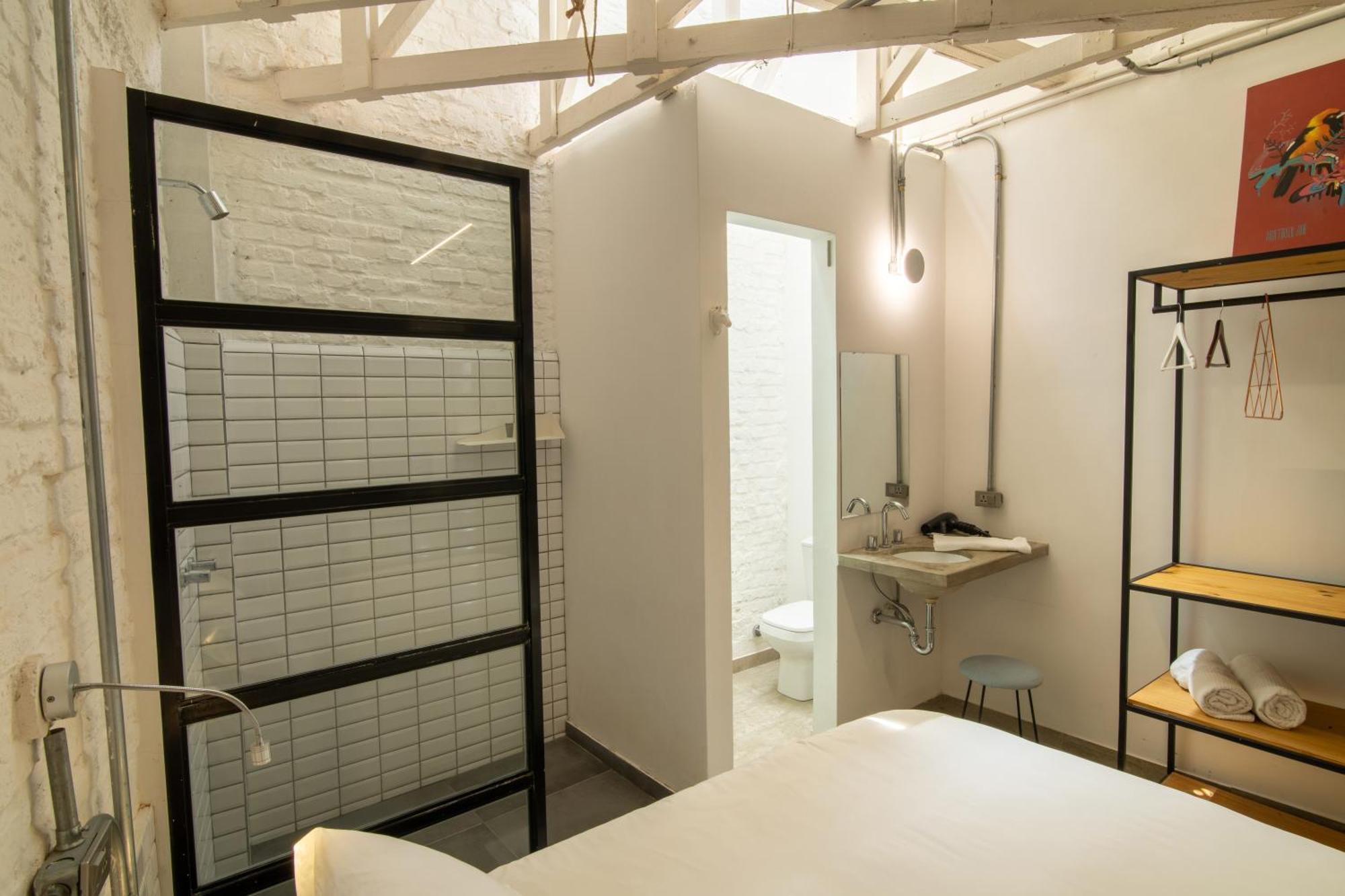 Cosmopolitano Hotel Boutique Santa Cruz de La Sierra Exterior photo A room at the hotel