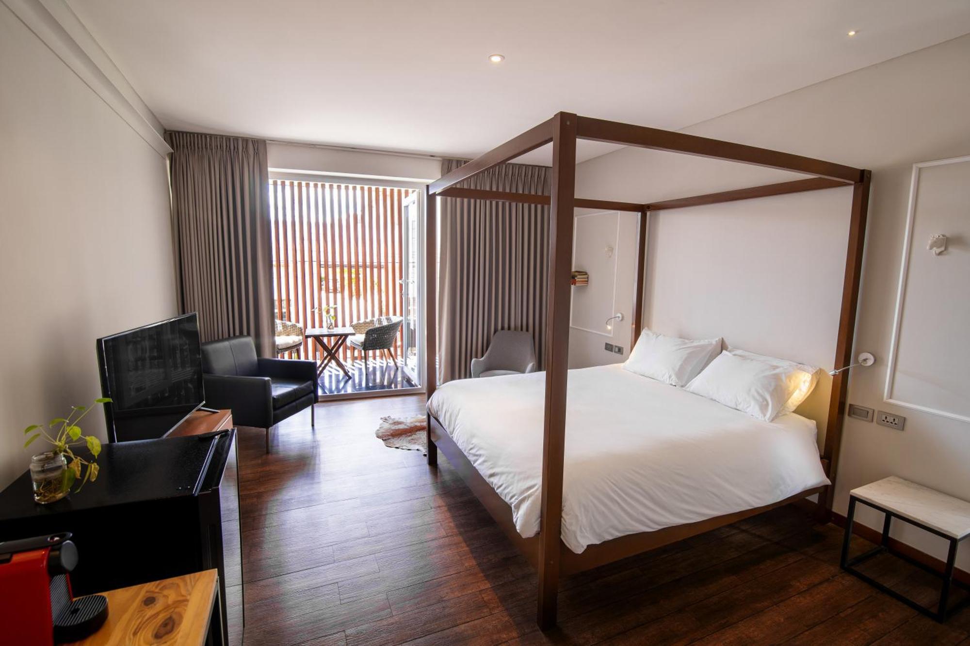 Cosmopolitano Hotel Boutique Santa Cruz de La Sierra Exterior photo A room at the hotel