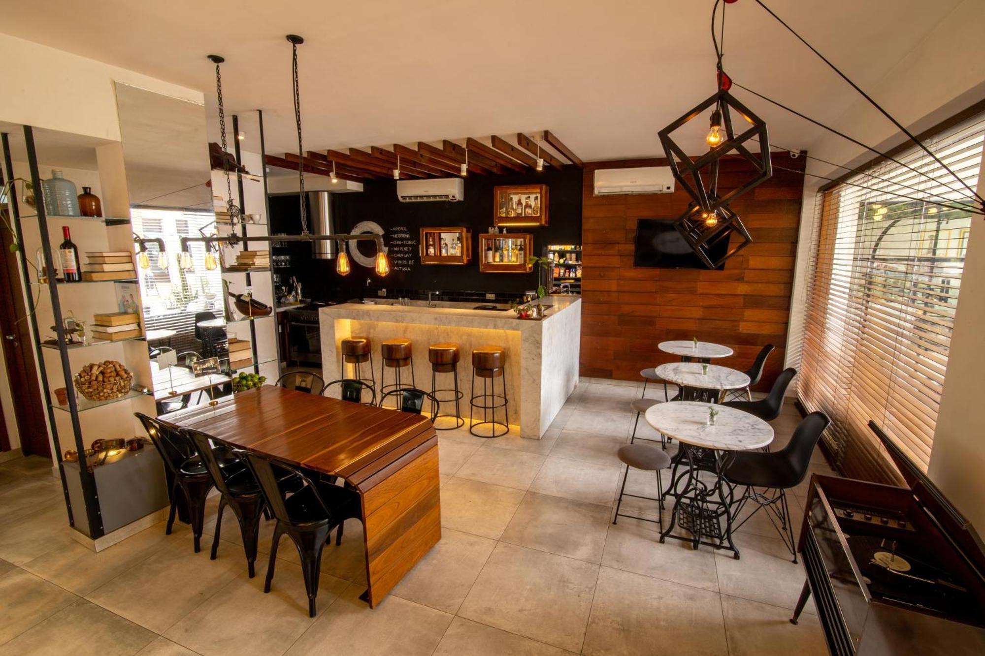 Cosmopolitano Hotel Boutique Santa Cruz de La Sierra Exterior photo The interior of the coffee shop
