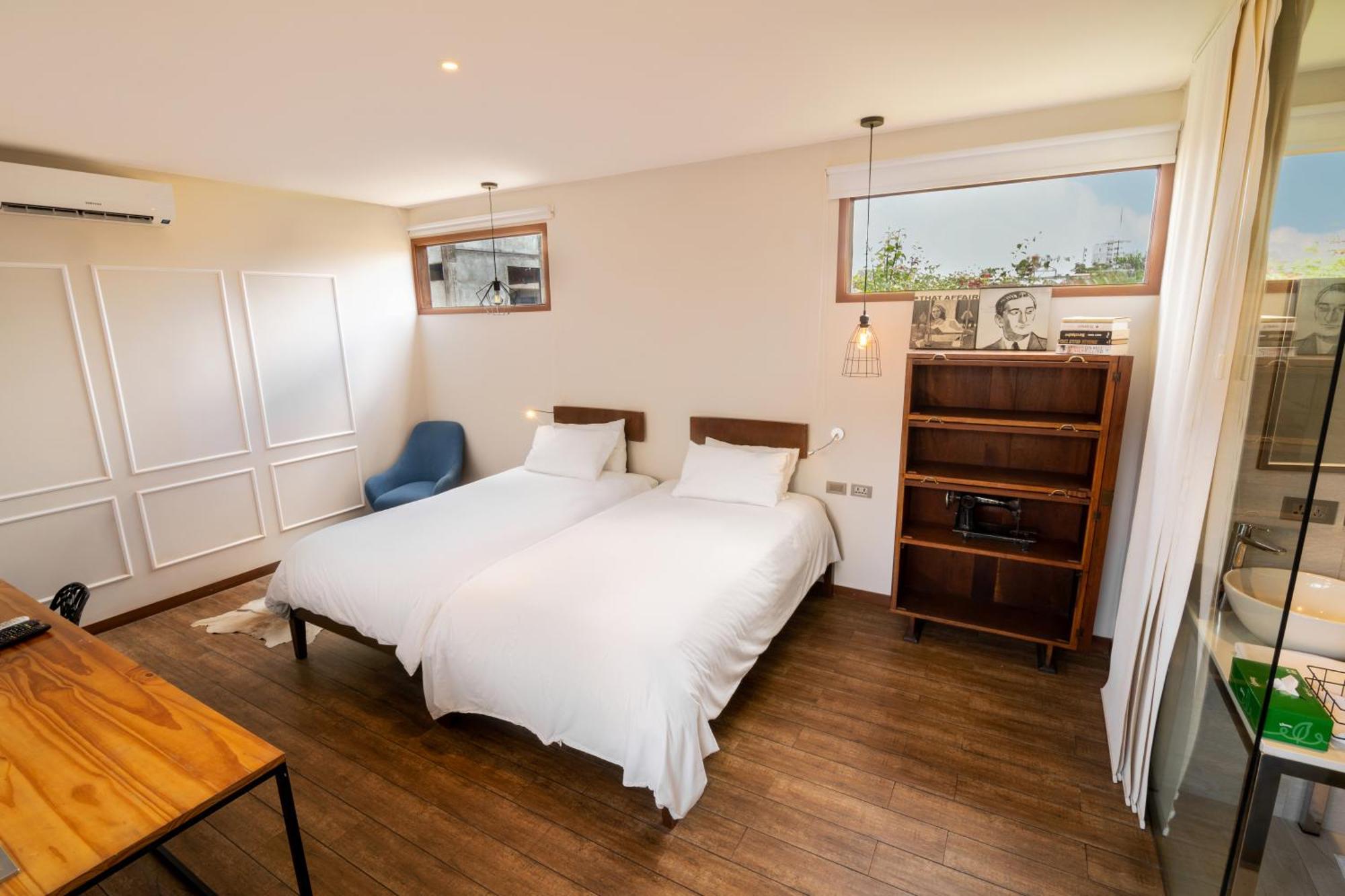 Cosmopolitano Hotel Boutique Santa Cruz de La Sierra Exterior photo A typical studio apartment in Madrid, Spain