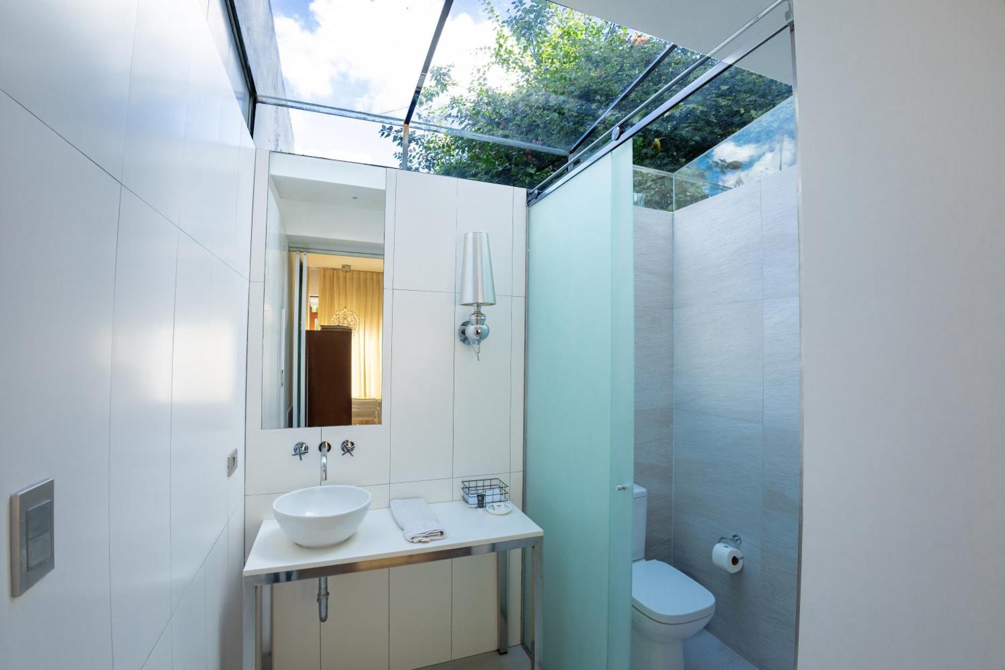 Cosmopolitano Hotel Boutique Santa Cruz de La Sierra Exterior photo Bathroom