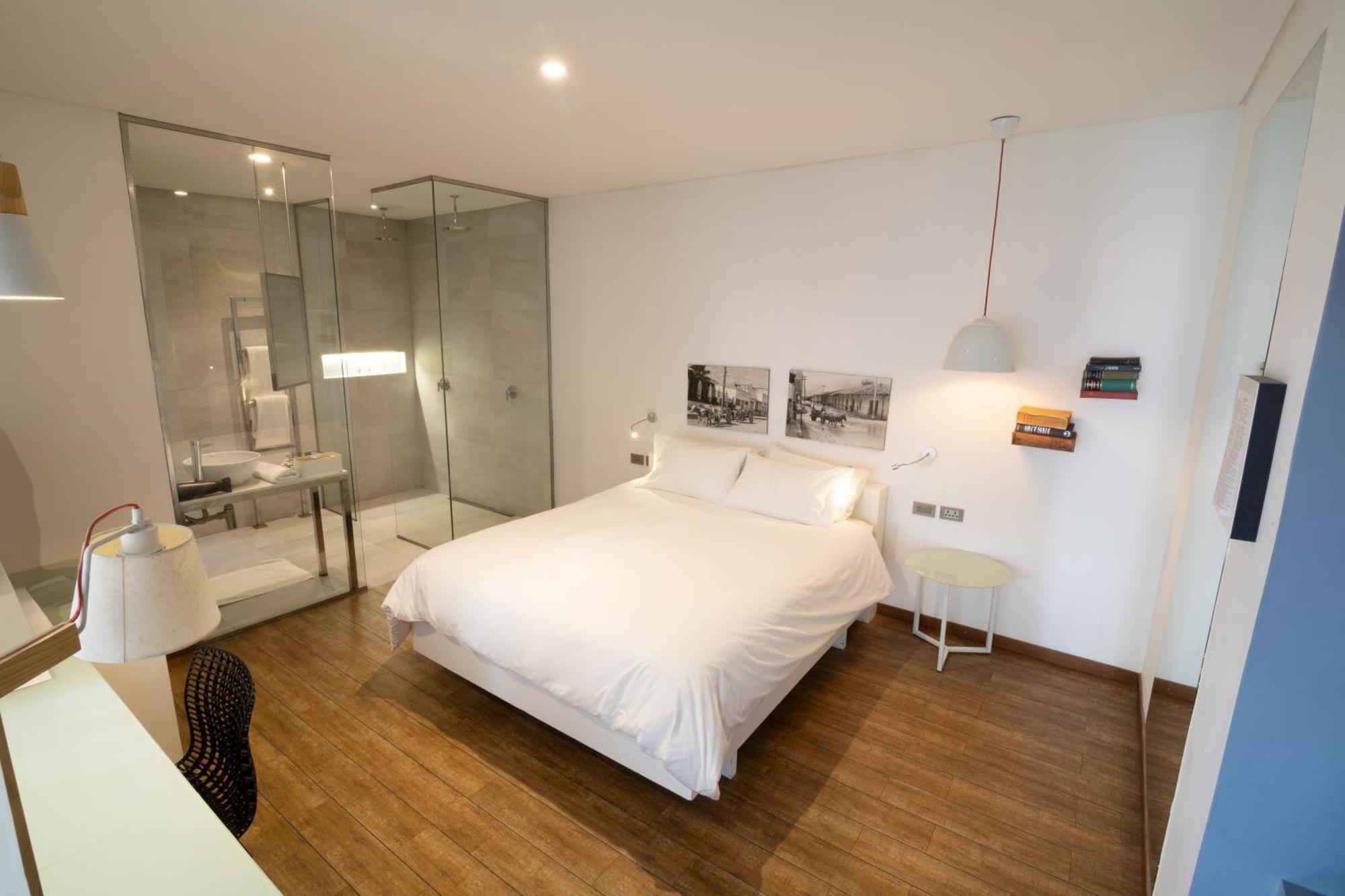 Cosmopolitano Hotel Boutique Santa Cruz de La Sierra Exterior photo A room at the hotel