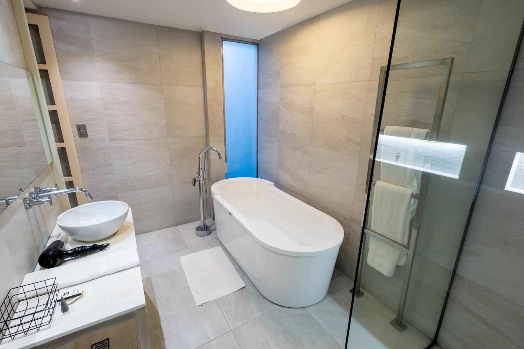Cosmopolitano Hotel Boutique Santa Cruz de La Sierra Exterior photo Bathroom
